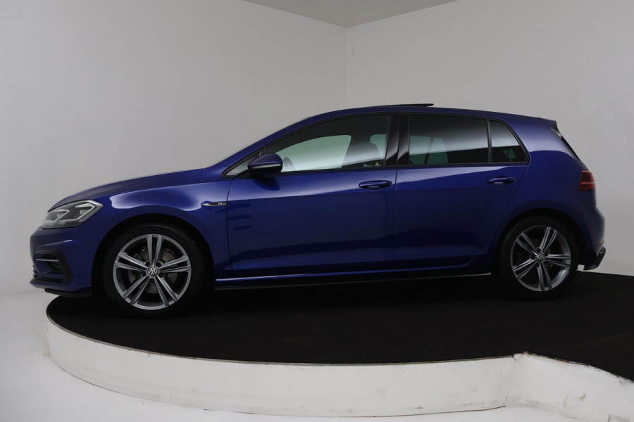 Volkswagen Golf 1.5 TSI Highline Business R Automaat (PANORAMADAK, VIRTUAL, NAVIGATIE, PDC, ADAPTIVE, NL-AUTO, GOED ONDERHOUDEN)