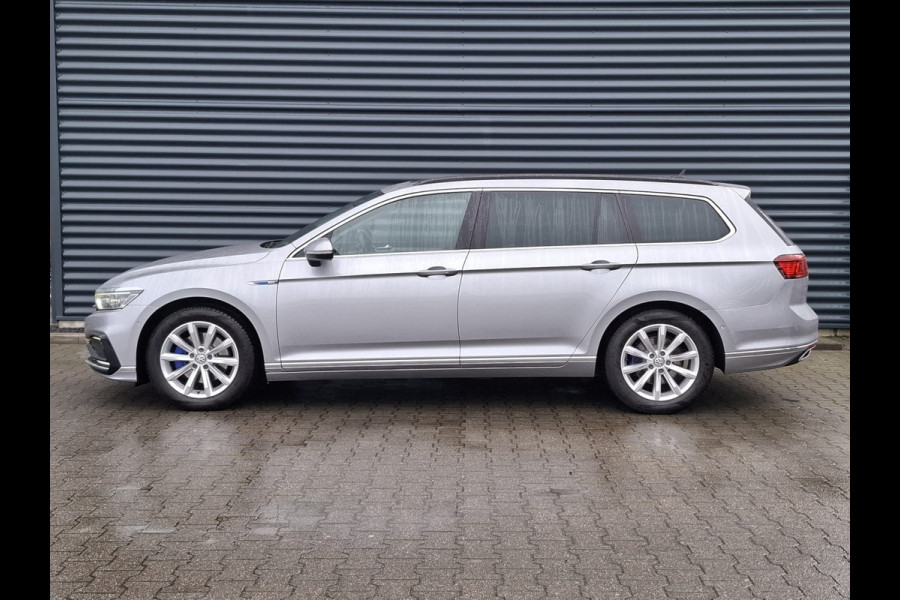 Volkswagen Passat Variant 1.4 TSI GTE Plug In Hybrid 218pk PHEV | Panodak | Adaptive Cruise | Sportstoelen Verwarmd | Apple Carplay | Navigatie | Camera | Virtual | IQ Light | DAB |