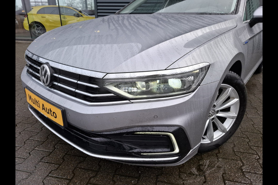 Volkswagen Passat Variant 1.4 TSI GTE Plug In Hybrid 218pk PHEV | Panodak | Adaptive Cruise | Sportstoelen Verwarmd | Apple Carplay | Navigatie | Camera | Virtual | IQ Light | DAB |