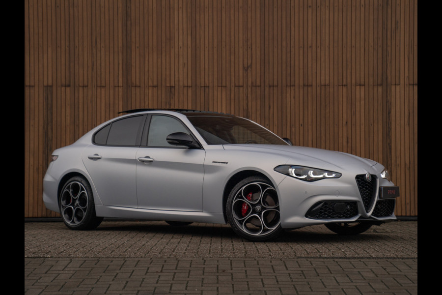 Alfa Romeo Giulia 2.0T 280pk Q4 Competizione | MY24 | Pano-dak | Harman/Kardon