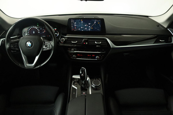 BMW 5 Serie Touring 520i Corporate Lease Executive Automaat (NAVIGATIE, PDC, VIRTUAL, STOELV, NL-AUTO, DEALER ONDERHOUDEN)