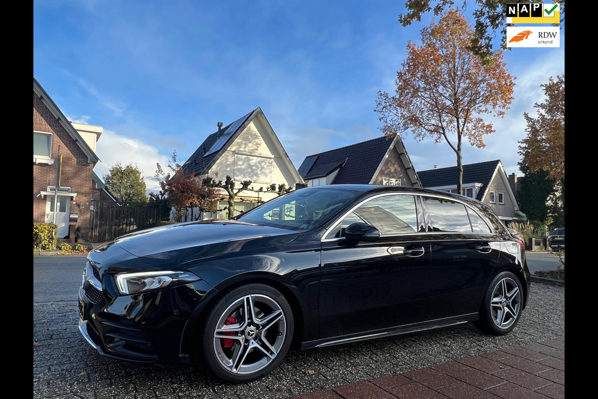 Mercedes-Benz A-Klasse 200 Premium Plus AMG voll opties !!