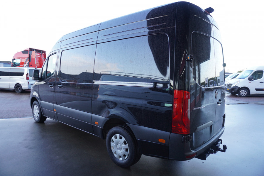 Mercedes-Benz Sprinter 317 CDI 170PK L2H2 Pro automaat Schuifdeur L/R Nr. V007 | Trekhaak 3.500 KG | Climate | Cruise | Apple/Android | Blis | Camera