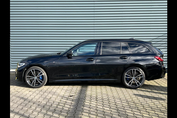 BMW 3 Serie Touring 330e M-Sport Plug-in Hybrid PHEV | Adaptive Cruise | Laser Led | Carplay | Head-up Display | Camera |