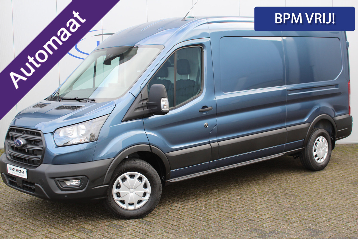 Ford Transit 350 2.0-170pk TDCI L3H2 Trend. AUTOMAAT ! Net ingereden, uit voorraad leverbaar ! Volautm. airco, metallic lak, lane- en side assist, adaptive cruise, navigatie by Apple carplay/Android auto cntrl, bijrijdersbank, USB aansluiting etc.