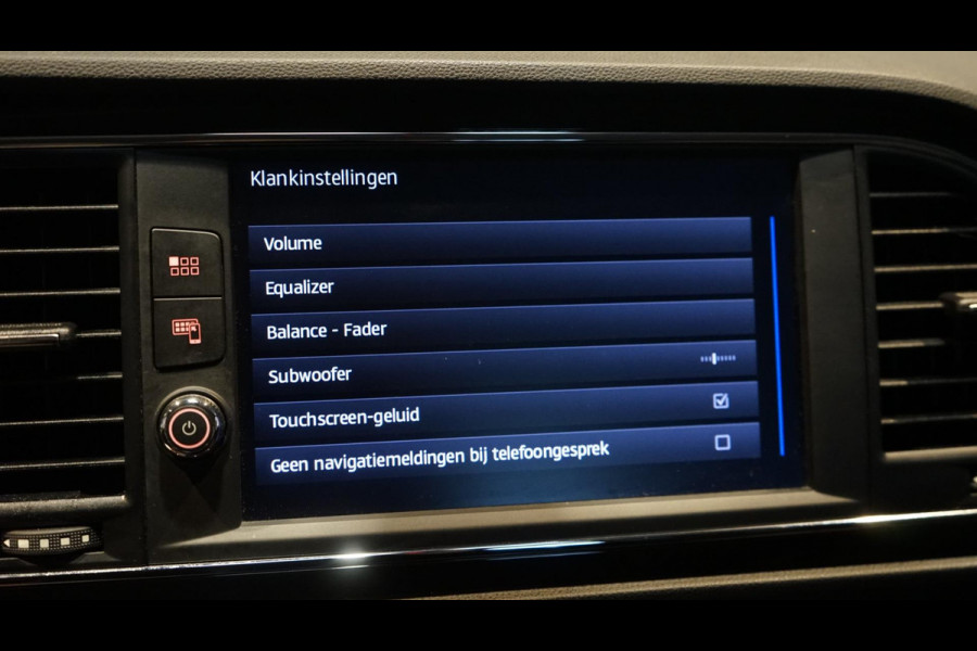 Seat León ST 2.0 TSI FR AUTOMAAT-ACC-AMBIANCE-BEATS-CAMERA-CARPLAY-LED-MODE-NAVIGATIE-TREKHAAK-VIRTUEEL