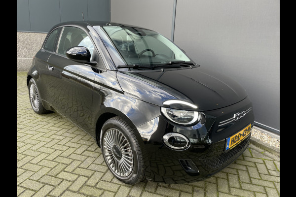 Fiat 500 Icon 42 kWh Clim. control - Cruise control - Panoramadak - Multifunctioneel Lederen stuurwiel - Licht metalen velgen - Navigatie - Ramen Electr. Voor - Bluetooth - Apple carplay - Android auto - Parkeer