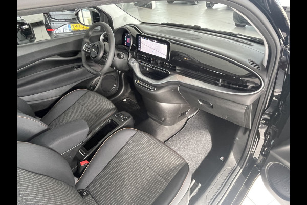 Fiat 500 Icon 42 kWh Clim. control - Cruise control - Panoramadak - Multifunctioneel Lederen stuurwiel - Licht metalen velgen - Navigatie - Ramen Electr. Voor - Bluetooth - Apple carplay - Android auto - Parkeer