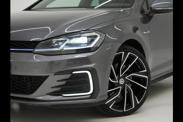 Volkswagen Golf 1.4 TSI PHEV GTE | Panoramadak | Virtual Cockpit | Adaptive Cruise | Camera | LED