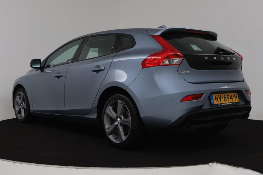 Volvo V40 1.5 T3 Nordic+ Automaat (NAVIGATIE, PARKEERSENSOREN, CRUISE CONTROL, MULTIMEDIA, NL-AUTO, GOED ONDERHOUDEN)