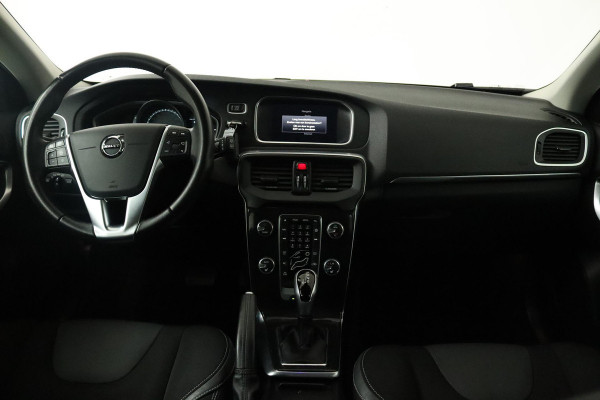 Volvo V40 1.5 T3 Nordic+ Automaat (NAVIGATIE, PARKEERSENSOREN, CRUISE CONTROL, MULTIMEDIA, NL-AUTO, GOED ONDERHOUDEN)