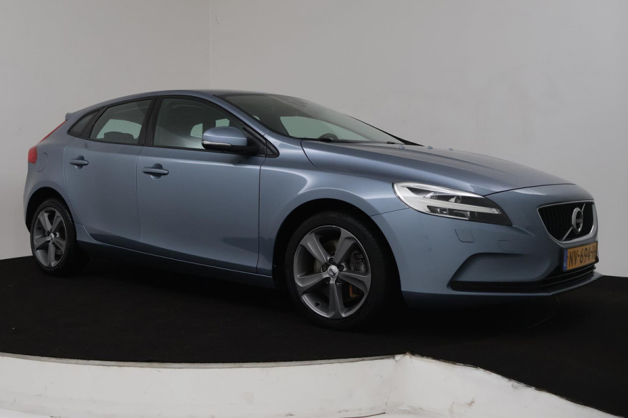 Volvo V40 1.5 T3 Nordic+ Automaat (NAVIGATIE, PARKEERSENSOREN, CRUISE CONTROL, MULTIMEDIA, NL-AUTO, GOED ONDERHOUDEN)