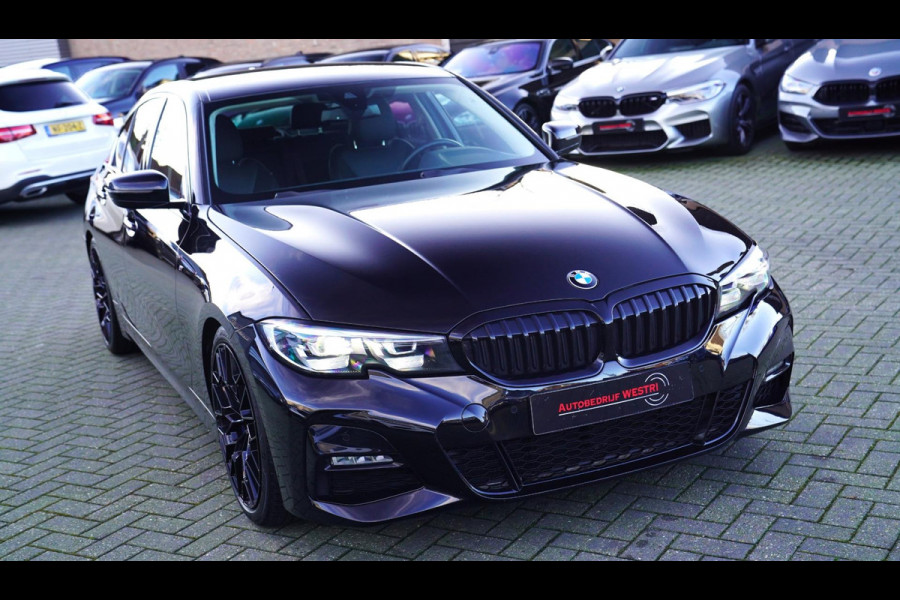 BMW 3-serie 330i High Executive | M-pakket | Stoelverwarming | M-sportvelgen | LED koplampen | Leder/alcantara |