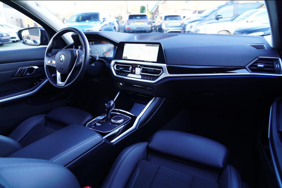 BMW 3-serie 330i High Executive | M-pakket | Stoelverwarming | M-sportvelgen | LED koplampen | Leder/alcantara |