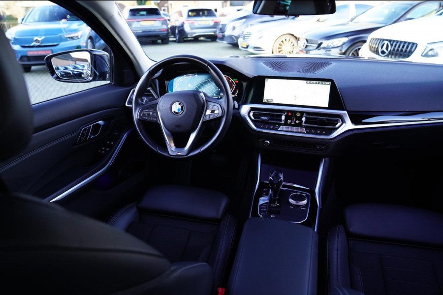 BMW 3-serie 330i High Executive | M-pakket | Stoelverwarming | M-sportvelgen | LED koplampen | Leder/alcantara |