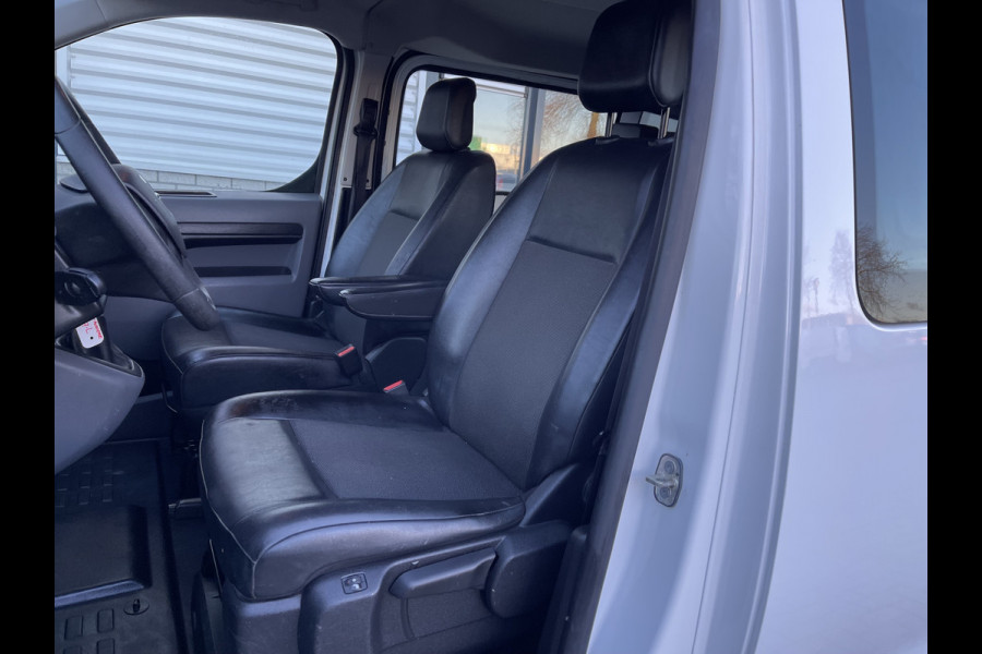 Opel Vivaro 2.0 CDTI 150pk L3H1 / DC 5 persoons / BPM vrij / vaste prijs rijklaar € 19.950 ex btw / lease vanaf € 366 / airco / cruise / stoelverwarming / pdc voor en achter !