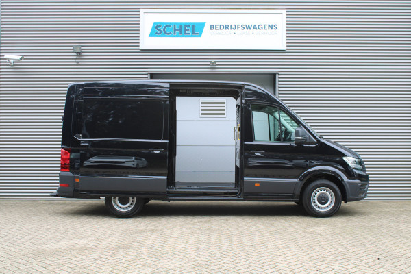 Volkswagen Crafter 35 2.0 TDI L3H3 177pk - 2x Schuifdeur - LED - Trekhaak - Navigatie - DAB - Geveerde stoel - Camera - Stoelverwarming - Rijklaar