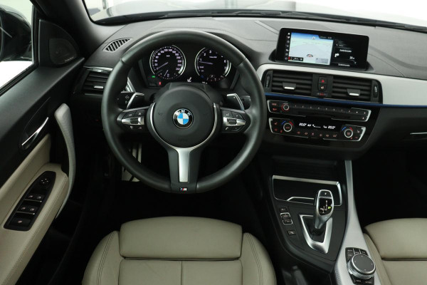 BMW 2 Serie Cabrio M240i | 340pk | Stoelverwarming | Adaptive cruise | Harman/Kardon | Camera | Full LED | Navigatie | Sportstoelen | M Sport