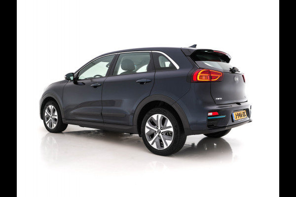 Kia e-Niro DynamicLine 64 kWh [ 3-Fase ] (INCL-BTW) Aut. *ADAPT.CRUISE | NAVI-FULLMAP | LEATHER-MICROFIBRE | CCS-FASTLOADER | CAMERA | KEYLESS | LANE-ASSIST | AMBIENT-LIGHT | DIGI-COCKPIT | DAB+ | SHIFT-PADDLES | COMFORT-SEATS | 17'