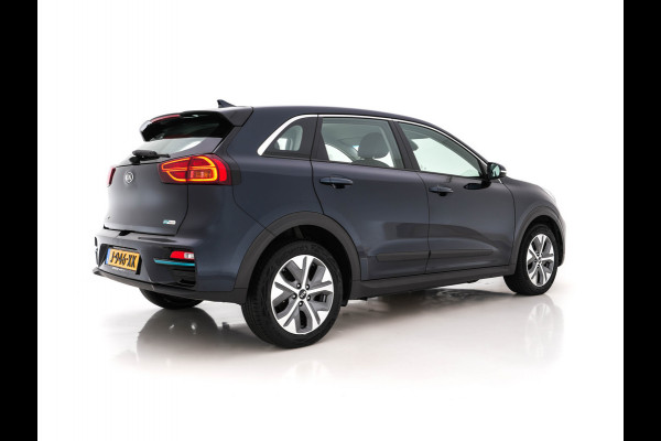 Kia e-Niro DynamicLine 64 kWh [ 3-Fase ] (INCL-BTW) Aut. *ADAPT.CRUISE | NAVI-FULLMAP | LEATHER-MICROFIBRE | CCS-FASTLOADER | CAMERA | KEYLESS | LANE-ASSIST | AMBIENT-LIGHT | DIGI-COCKPIT | DAB+ | SHIFT-PADDLES | COMFORT-SEATS | 17'