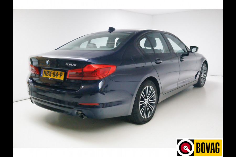 BMW 5 Serie 530e iPerformance High Executive 292 PK | Adap. Cruise | Stoel- stuurverwarming Sfeerverl, Navigatie, Shadowline