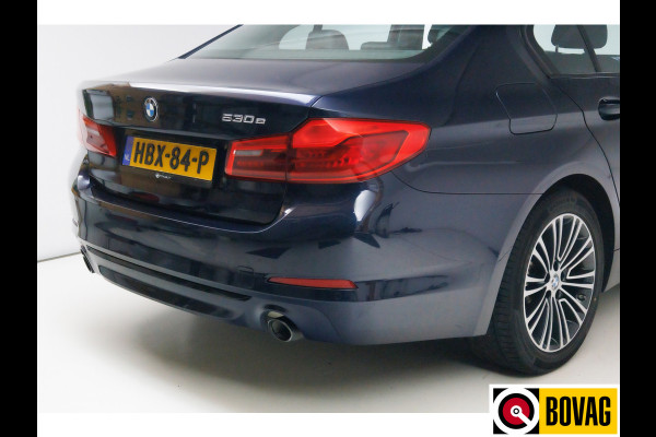 BMW 5 Serie 530e iPerformance High Executive 292 PK | Adap. Cruise | Stoel- stuurverwarming Sfeerverl, Navigatie, Shadowline