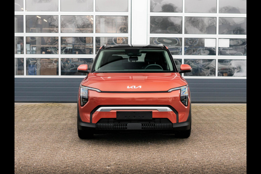 Kia EV3 Plus Advanced 81.4 kWh | 600km Rijbereik | Navi | 19" | Adapt. Cruise | Clima | Schuif/Kanteldak | Stoel&Stuurverw. | Priv Glass | BSM | Harman Kardon | Private Lease € 607,- Actie !