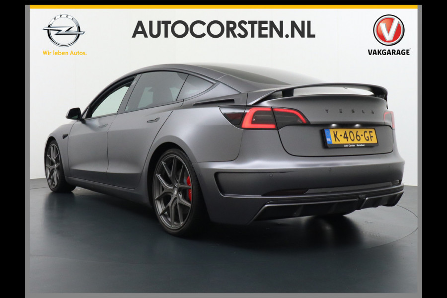 Tesla Model 3 Performance 513pk Bodykit-Startech-(Brabus) Warmtepomp Elec.-Achterklep AWD  0-100 3,4 sec. 20" FSD-vb. AutoPilot Carbon Spoiler Pdc Wifi Ecc 4wd Rode Remklauwen Carbon-Spoiler Dual Motor Long Range 75kWh 1e Eigenaar, Orig. NL-auto Staalgrijs gewrapt. Carbonlook delen interieur Unieke uitvoering!!