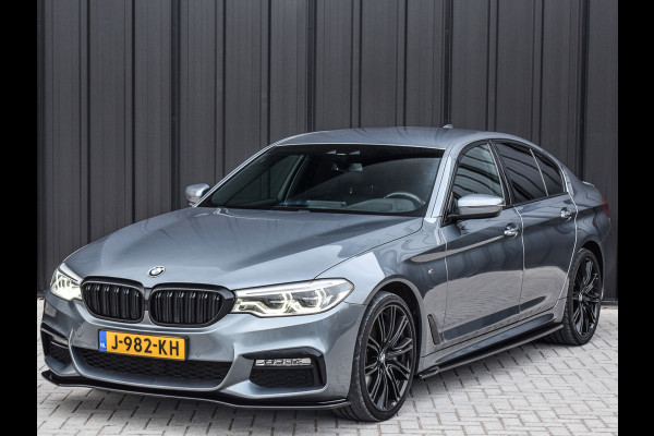 BMW 5 Serie 540i High Executive M-SPORT | HEAD UP | ACHTERUITRIJ CAMERA | STOEL- EN STUUR VERWARMING | HARMAN / KARDON AUDIO | AMBIANCE INTE