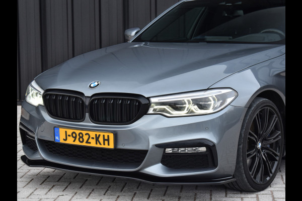 BMW 5 Serie 540i High Executive M-SPORT | HEAD UP | ACHTERUITRIJ CAMERA | STOEL- EN STUUR VERWARMING | HARMAN / KARDON AUDIO | AMBIANCE INTE