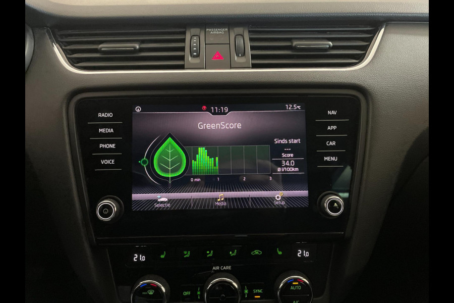 Škoda Octavia Combi 1.6 TDI Greentech Ambition Business AIRCO NAVI CRUISE APPLE CARPLAY STOELVERW VELGEN PRIVACYGL ZEER NETTE AUTO