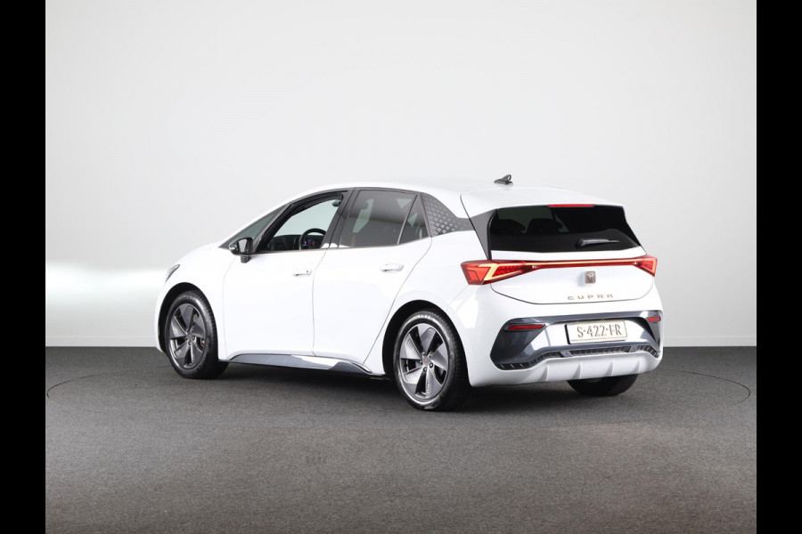 CUPRA Born Essential 62 kWh 204 pk | Navigatie via App | Parkeersensoren | LED koplampen | Autom. airco |