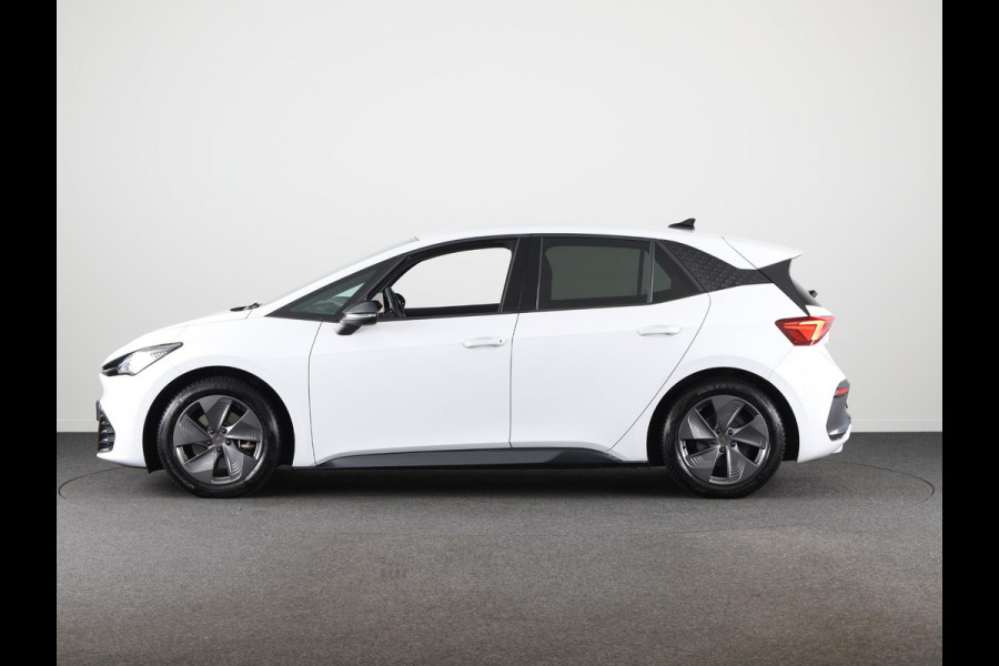 CUPRA Born Essential 62 kWh 204 pk | Navigatie via App | Parkeersensoren | LED koplampen | Autom. airco |