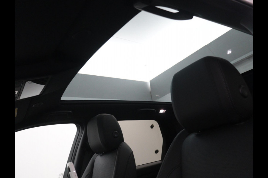 Land Rover Discovery Sport P300e R-Dynamic SE