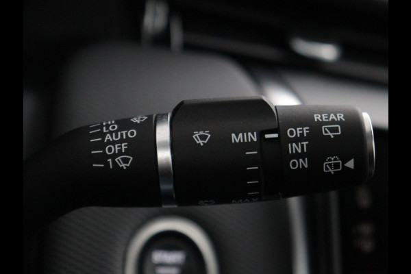 Land Rover Discovery Sport P300e R-Dynamic SE