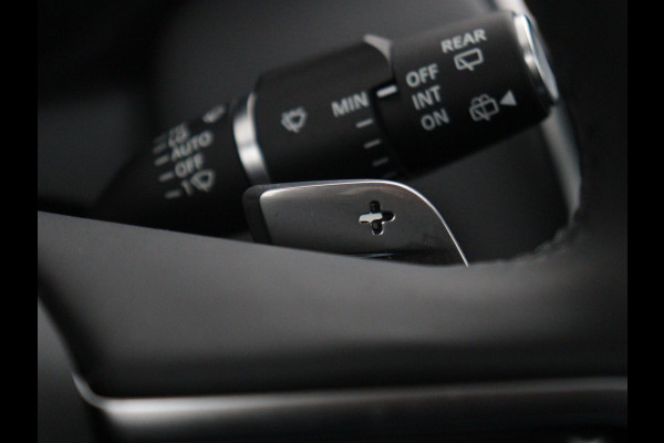 Land Rover Discovery Sport P300e R-Dynamic SE