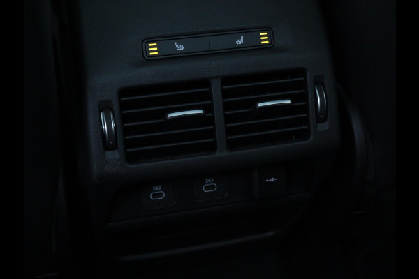 Land Rover Discovery Sport P300e R-Dynamic SE