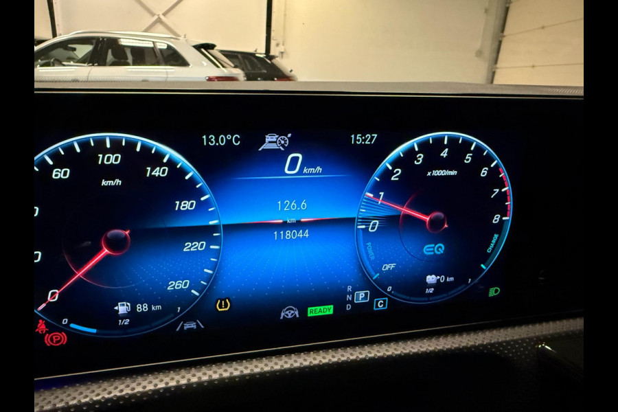 Mercedes-Benz A-Klasse 250 e AMG PANO/NAVI/CAM/LED/DAB/CARPLAY/SFEERVERL/H-UP/STOEL-M///