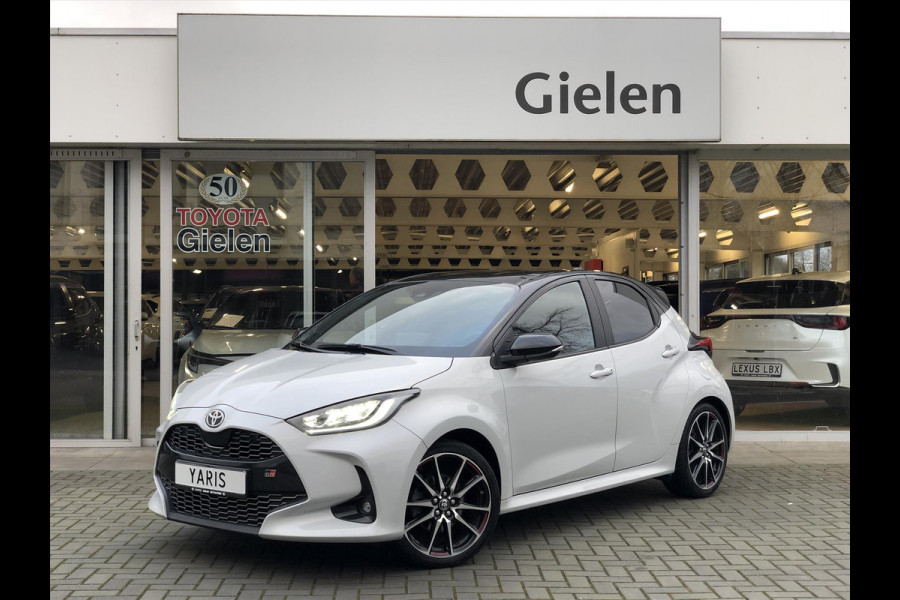 Toyota Yaris 1.5 Hybrid GR Sport | JBL, Dodehoekherkenning, Stoelverwarming, Smart connect, Dynamic Grey, Keyless, CarPlay, Half Leer