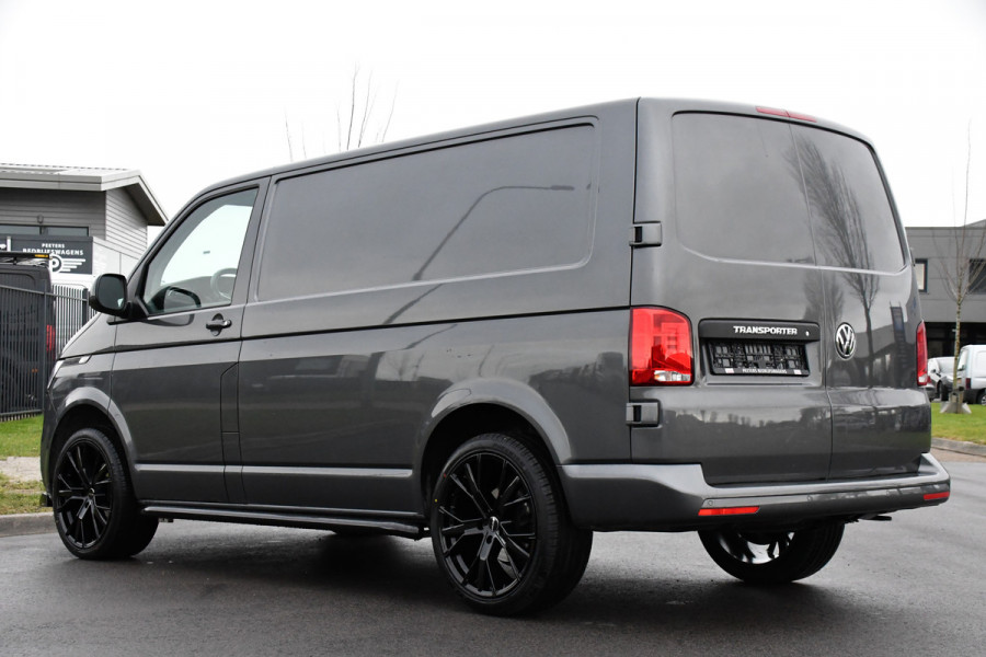 Volkswagen Transporter 2.0 TDI L1H1 PB Edition Highline Camera, Cruise, Carplay, LED, Automaat, Multimedia, Sensoren, 150PK, UNIEK!