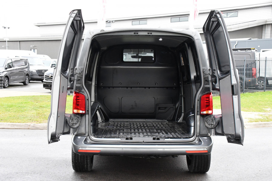 Volkswagen Transporter 2.0 TDI L1H1 PB Edition Highline Camera, Cruise, Carplay, LED, Automaat, Multimedia, Sensoren, 150PK, UNIEK!