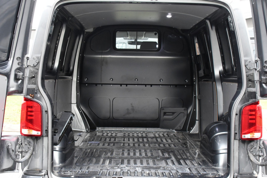 Volkswagen Transporter 2.0 TDI L1H1 PB Edition Highline Camera, Cruise, Carplay, LED, Automaat, Multimedia, Sensoren, 150PK, UNIEK!