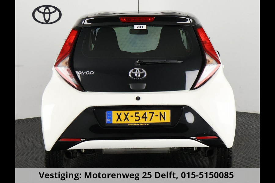 Toyota Aygo 1.0 VVT-i X-PLAY AUTOMAAT BI-TONE AIRCO. CAMERA. GARANTIE TOT 4-2029 !!