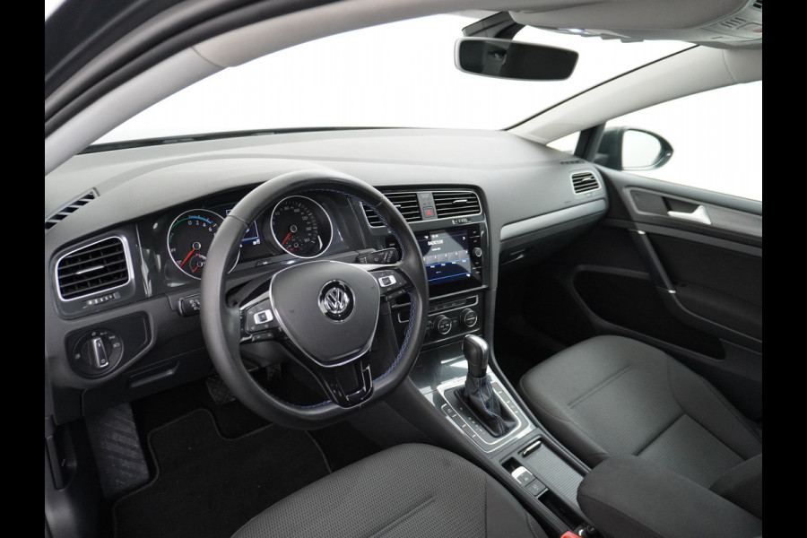 Volkswagen e-Golf Navi Ecc Adaptive Cruise Pdc Bluetooth Led Regen-Lichtsensor Select drive Car-Net App-Connect Elec.ramen en Spiegels E-DITION 1e Eigenaar!