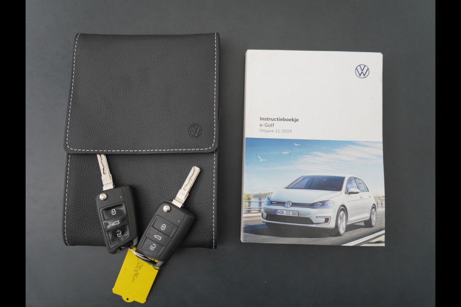 Volkswagen e-Golf Navi Ecc Adaptive Cruise Pdc Bluetooth Led Regen-Lichtsensor Select drive Car-Net App-Connect Elec.ramen en Spiegels E-DITION 1e Eigenaar!