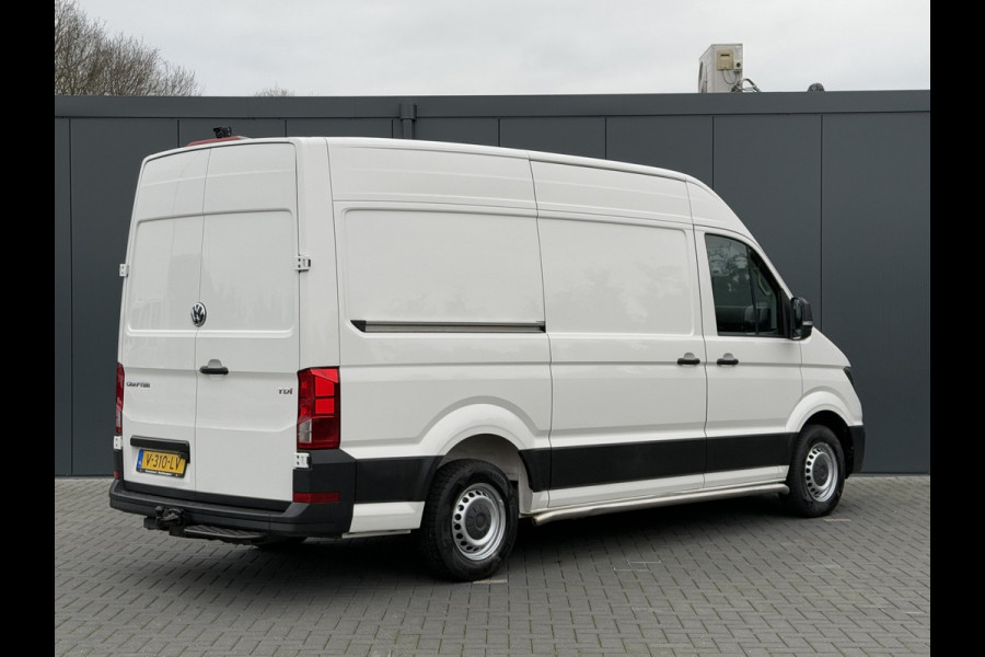 Volkswagen Crafter 35 2.0 TDI 141 PK / L3H3 / AIRCO / CRUISE / CAMERA / 3-ZITS / 3 TONS TREKHAAK / 3000 KG AHG