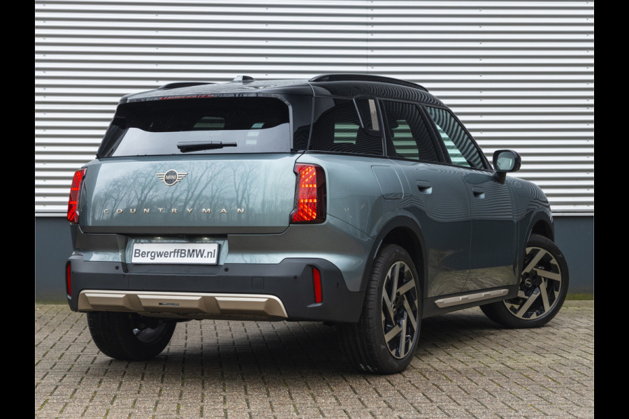 MINI Countryman 1.5 C Favoured - XL Pakket - Pano - Trekhaak - Head-Up