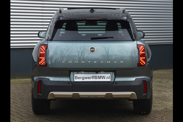 MINI Countryman 1.5 C Favoured - XL Pakket - Pano - Trekhaak - Head-Up