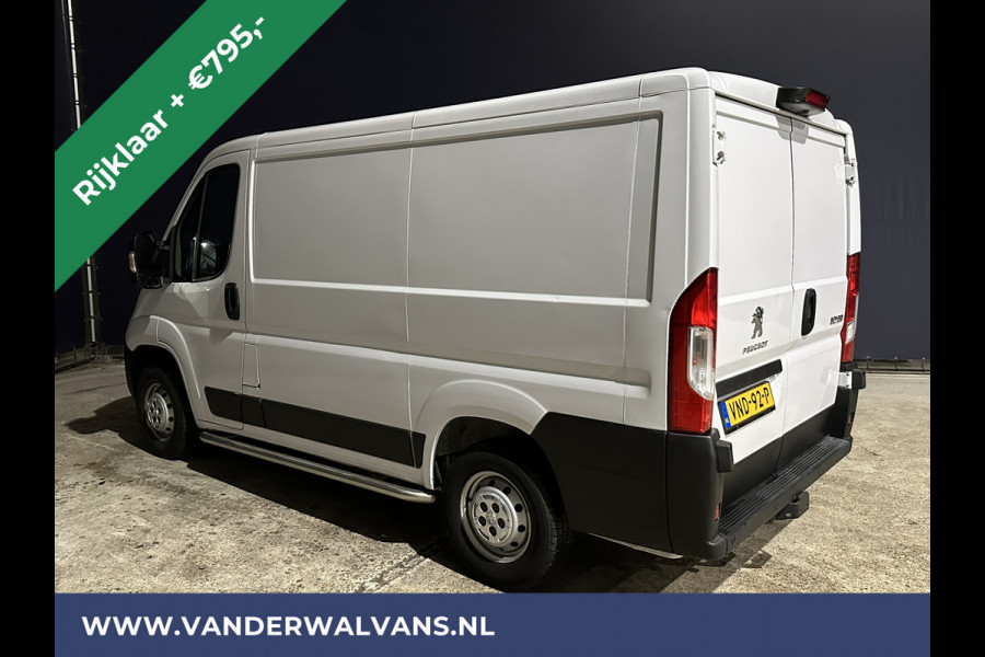 Peugeot Boxer 2.2 BlueHDi 120pk L1H1 RIJKAAR Euro6 Airco | Camera | Navigatie | Cruisecontrol Sidebars, Parkeersensoren, Bijrijdersbank, 2500kg trekvermogen