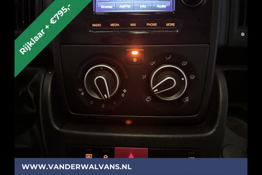 Peugeot Boxer 2.2 BlueHDi 120pk L1H1 RIJKAAR Euro6 Airco | Camera | Navigatie | Cruisecontrol Sidebars, Parkeersensoren, Bijrijdersbank, 2500kg trekvermogen